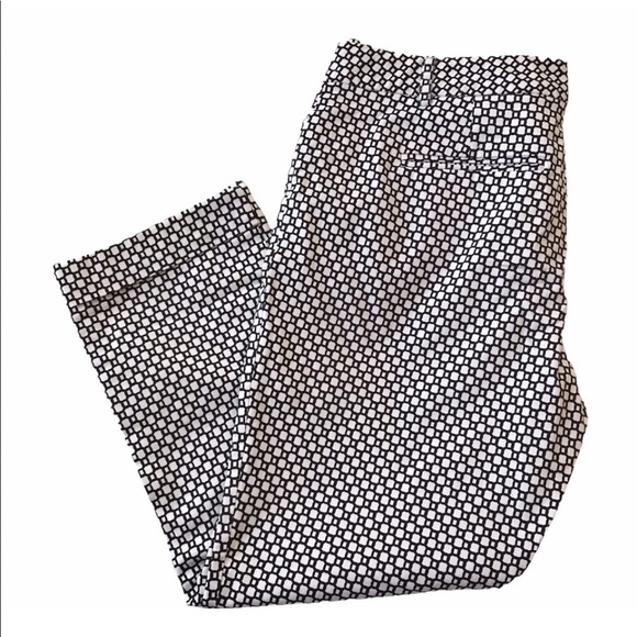 New York & Company Pants - New York & Co. Pattern Ankle Pants Size 8